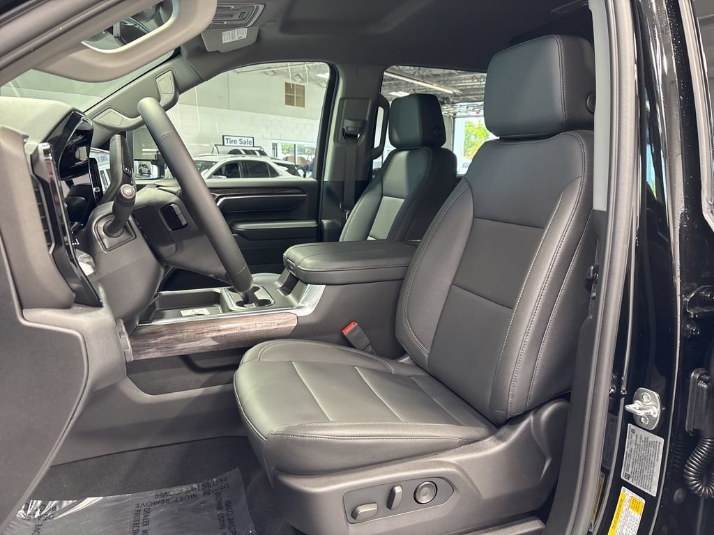 New 2026 Chevrolet Silverado 2500 LTZ w/ LTZ Plus Package AWD/4WD image 9