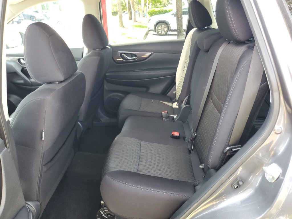 Used 2019 Nissan Rogue S w/ Special Edition Package FWD image 9