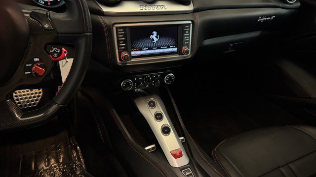Used 2017 Ferrari California T image 4