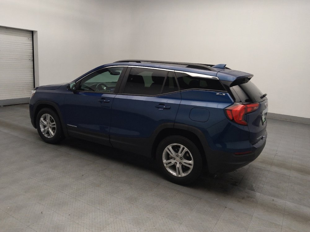 Used 2021 GMC Terrain SLE w/ Driver Convenience Package image 3