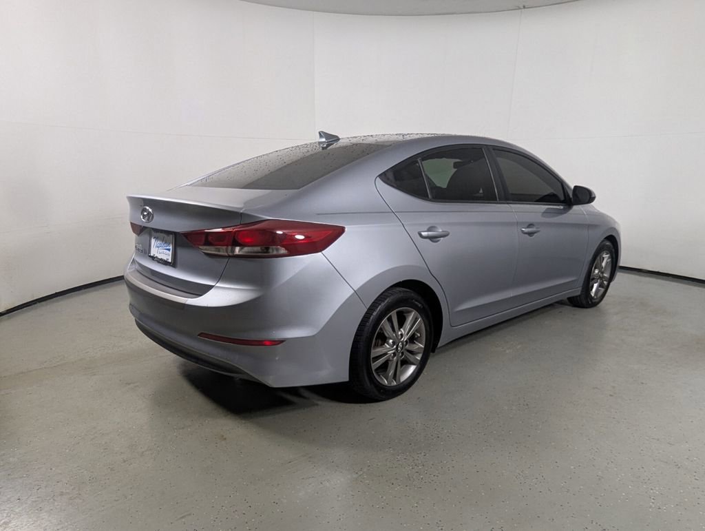 Used 2017 Hyundai Elantra SE image 8