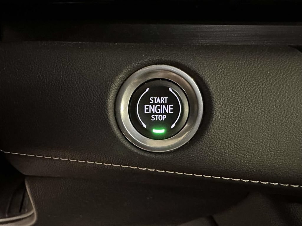 Used 2022 Cadillac Escalade ESV Sport w/ Touring Package AWD/4WD image 31