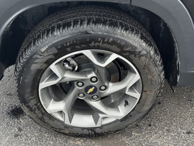 Used 2025 Chevrolet Trax LT image 12