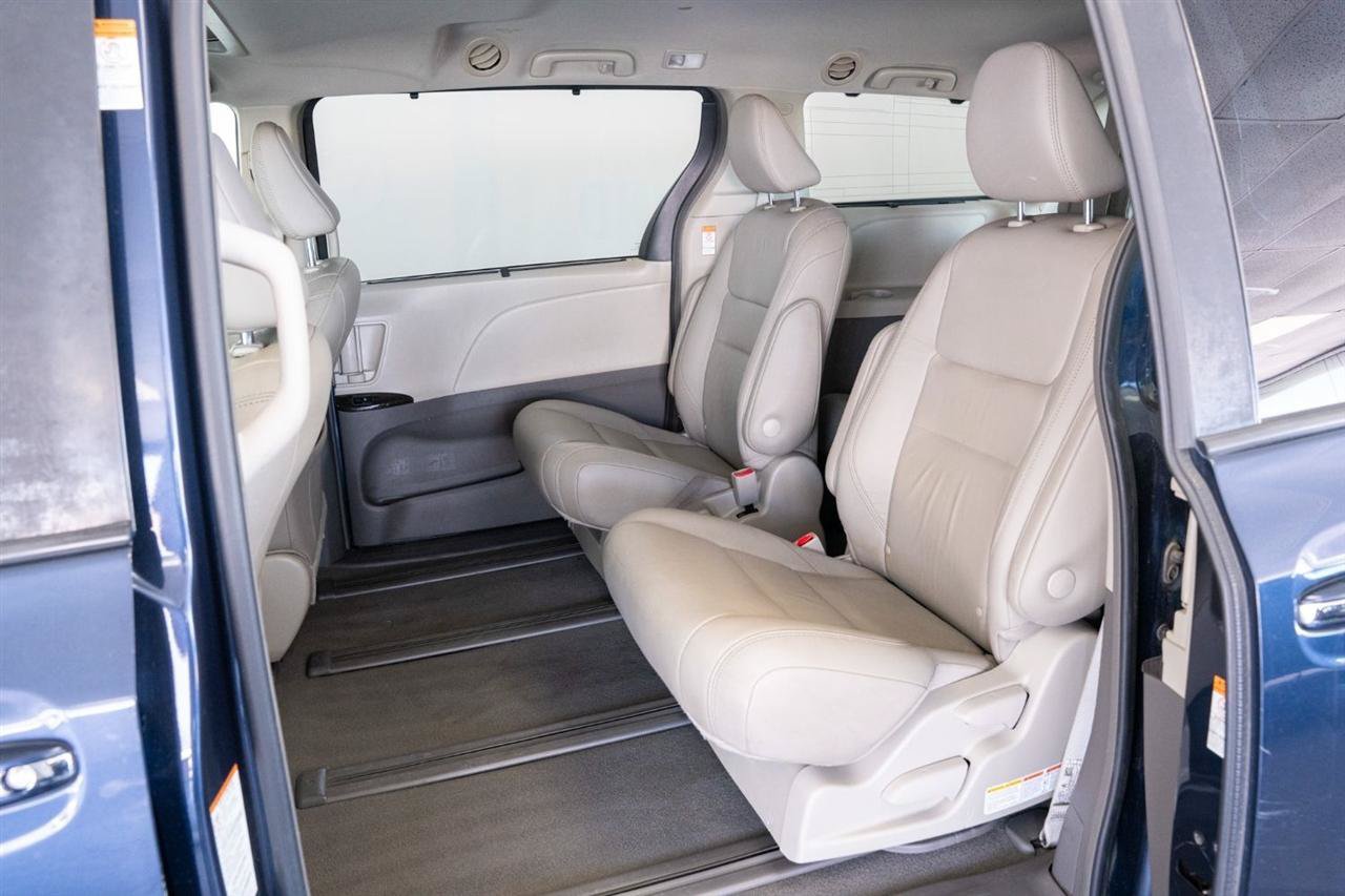 Used 2019 Toyota Sienna XLE AWD/4WD image 19