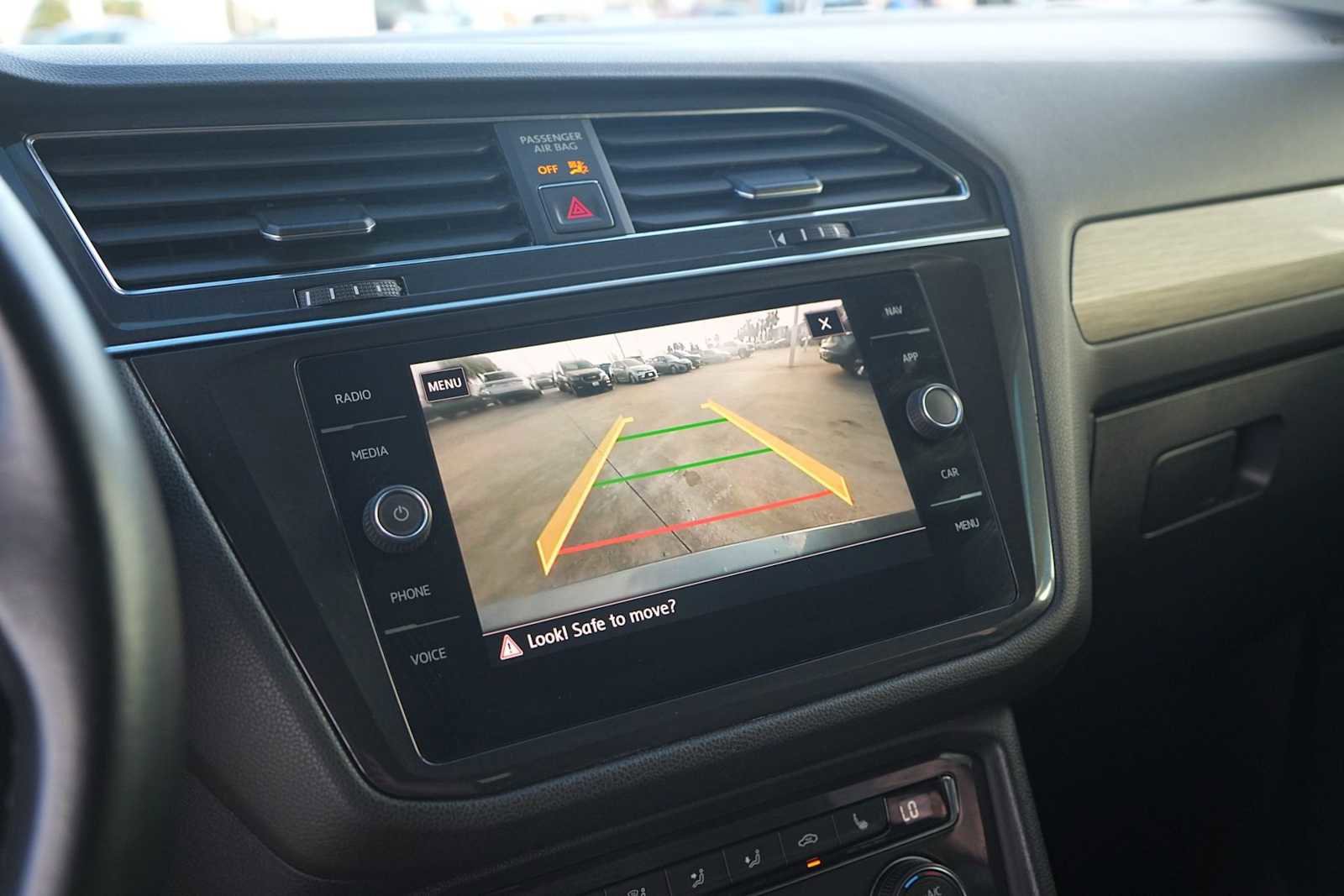 Used 2018 Volkswagen Tiguan SEL image 22