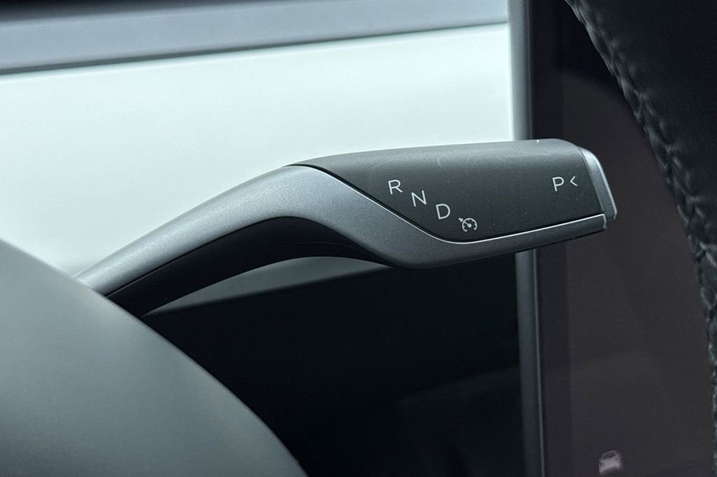 Used 2025 Tesla Model Y Performance image 20