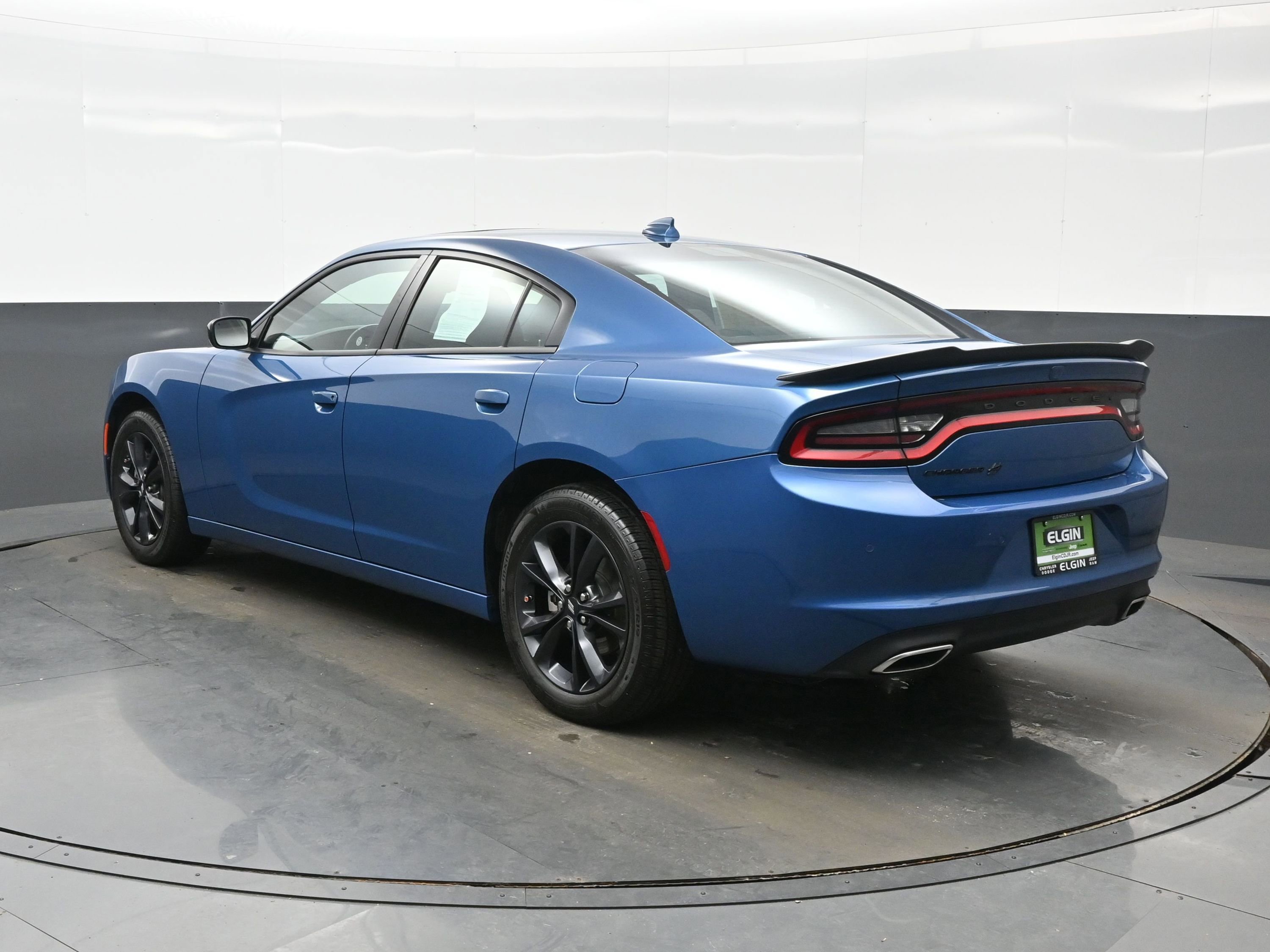 Used 2023 Dodge Charger SXT w/ Blacktop Package image 4