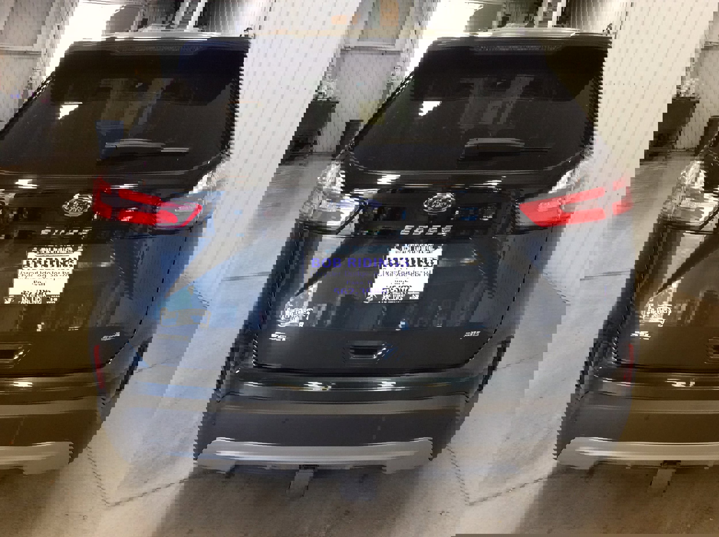 Used 2024 Ford Edge SEL w/ Convenience Package image 4