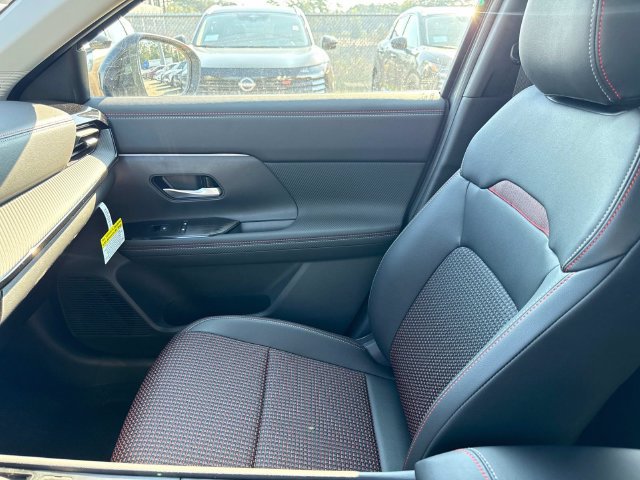New 2027 Nissan Kicks SR FWD image 18