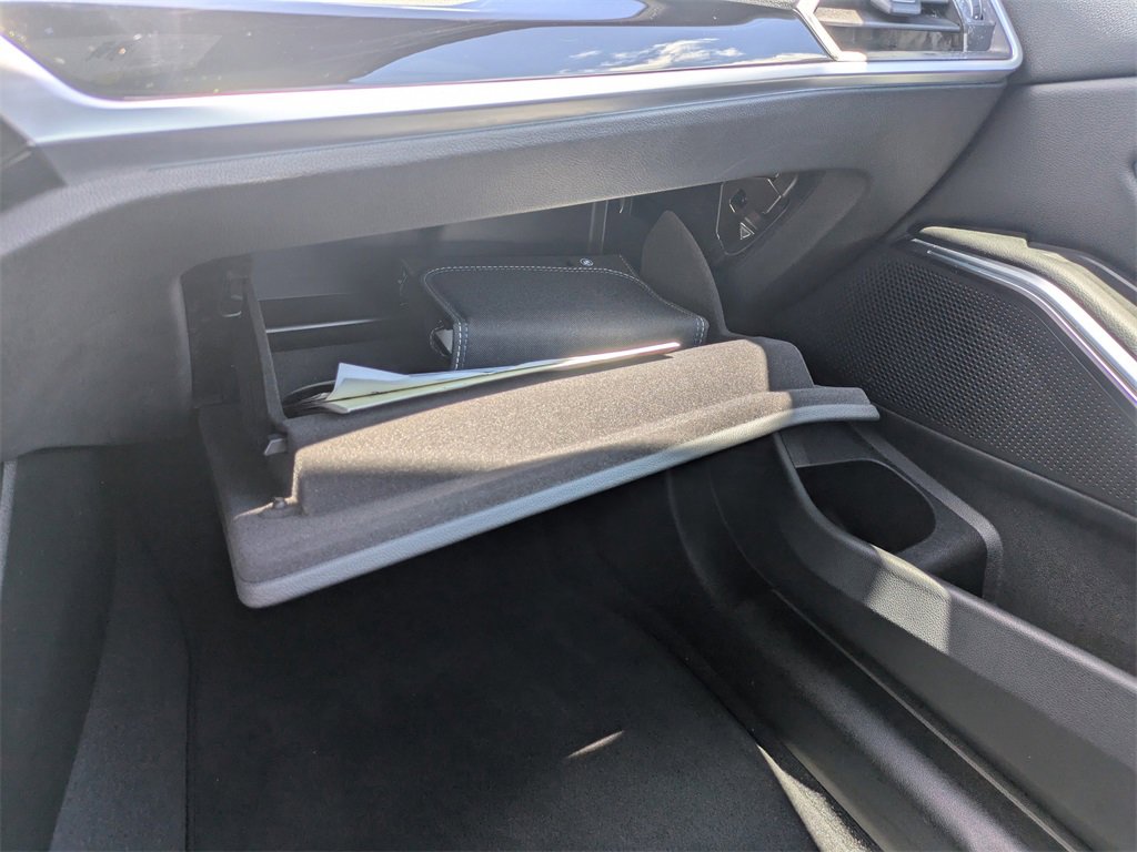 Used 2024 BMW 330e image 25