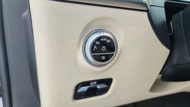 Used 2022 Mercedes-Benz C 300 Sedan image 37