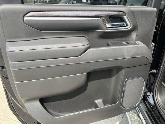 Used 2025 Chevrolet Silverado 2500 LTZ w/ LTZ Plus Package AWD/4WD image 23