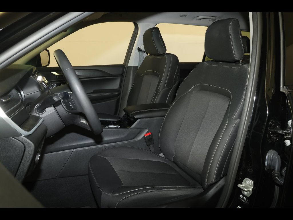 Certified 2023 Jeep Grand Cherokee L Laredo w/ Luxury Tech Group I AWD/4WD image 27