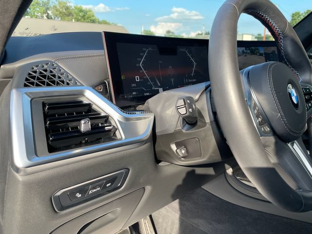 Used 2025 BMW X7 M60i AWD/4WD image 69