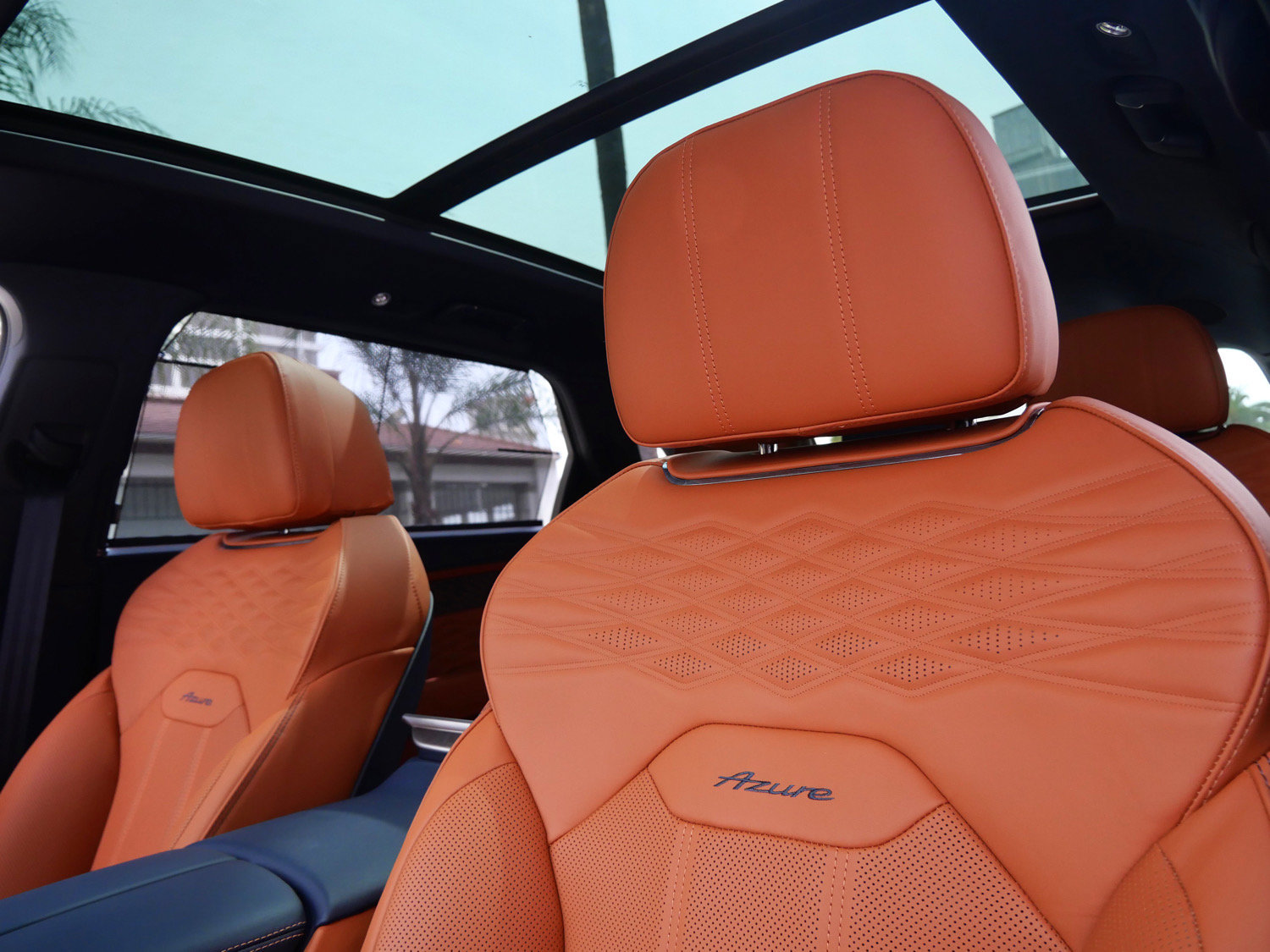New 2026 Bentley Bentayga Extended Wheelbase AWD/4WD image 19