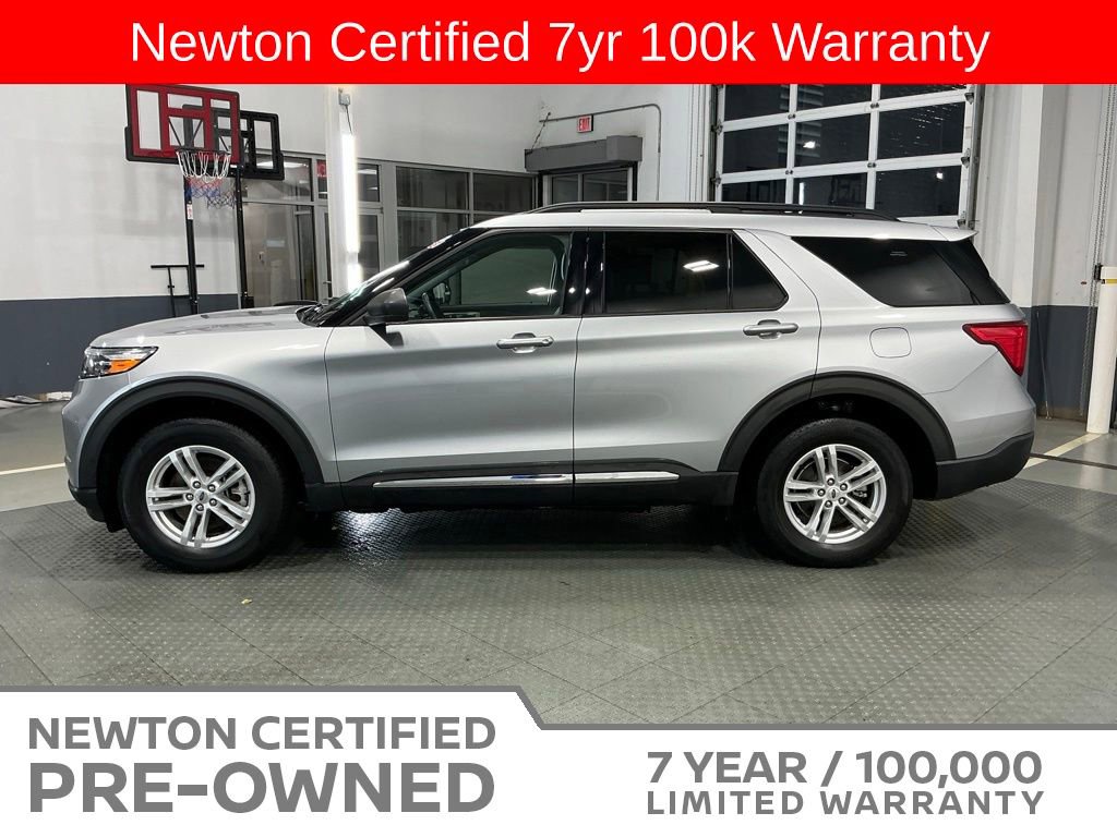 Used 2021 Ford Explorer XLT w/ Equipment Group 202A AWD/4WD image 3