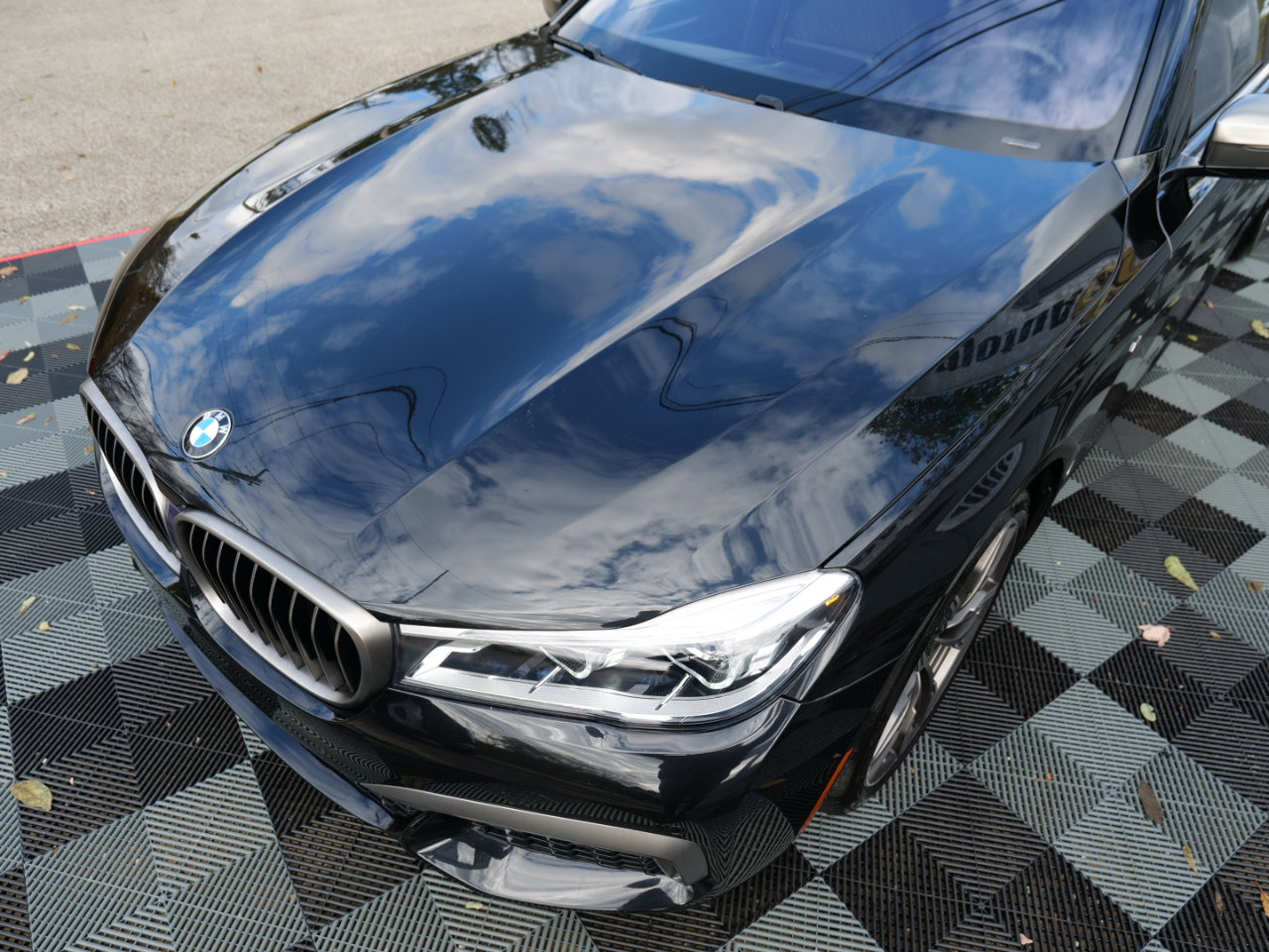 Used 2018 BMW M760i xDrive image 76