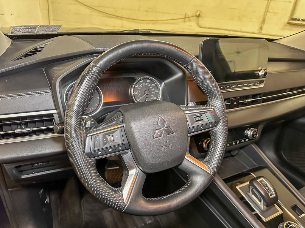 Used 2024 Mitsubishi Outlander AWD image 28