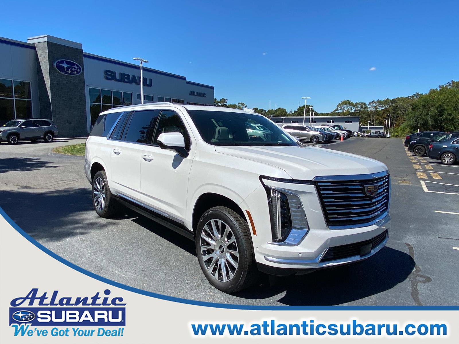 Used 2025 Cadillac Escalade ESV Premium Luxury Platinum image 1