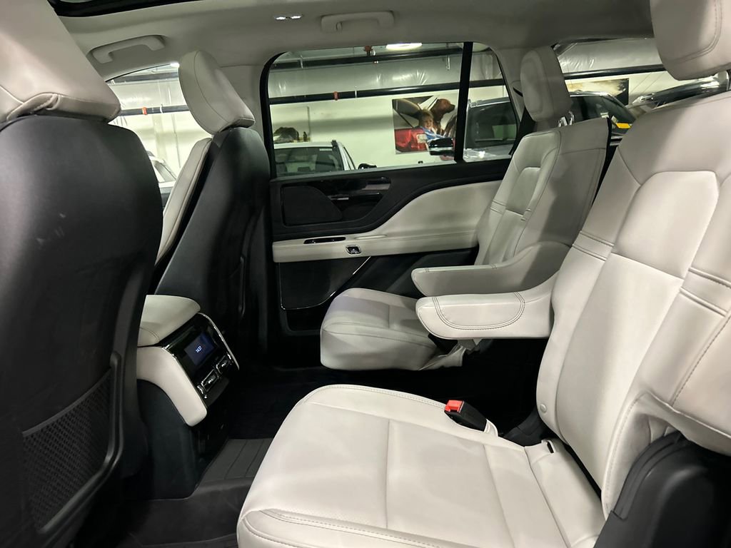 Used 2026 Lincoln Aviator AWD image 24