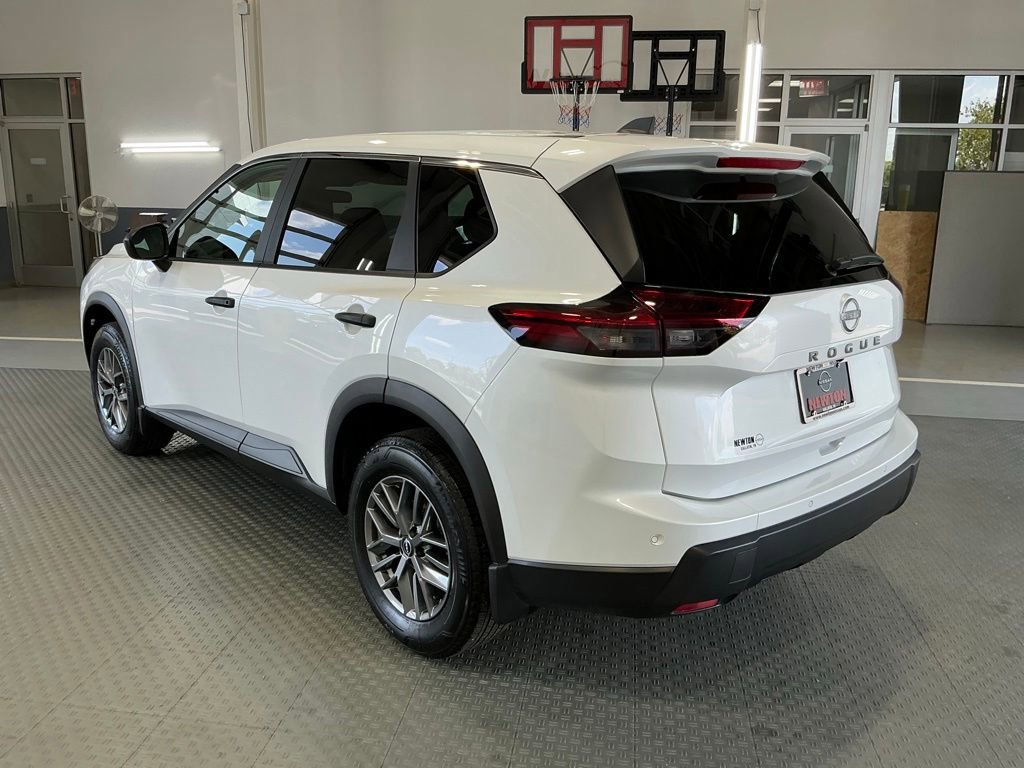 Used 2025 Nissan Rogue S FWD image 21