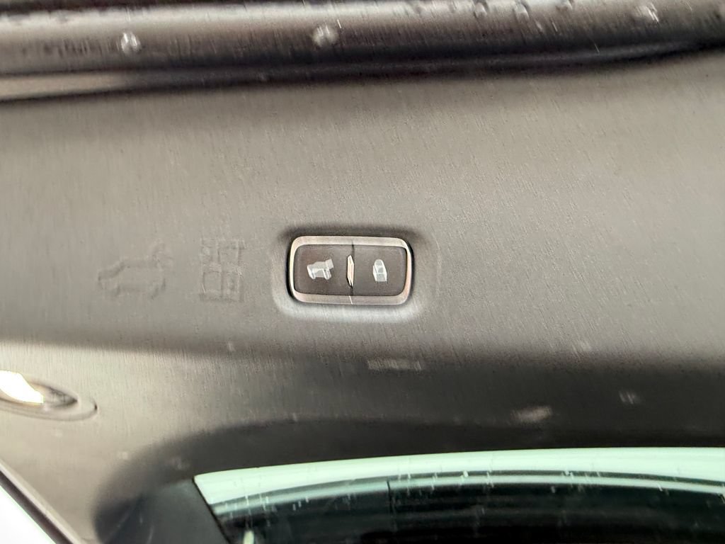 Used 2025 Ford Expedition Active AWD/4WD image 19