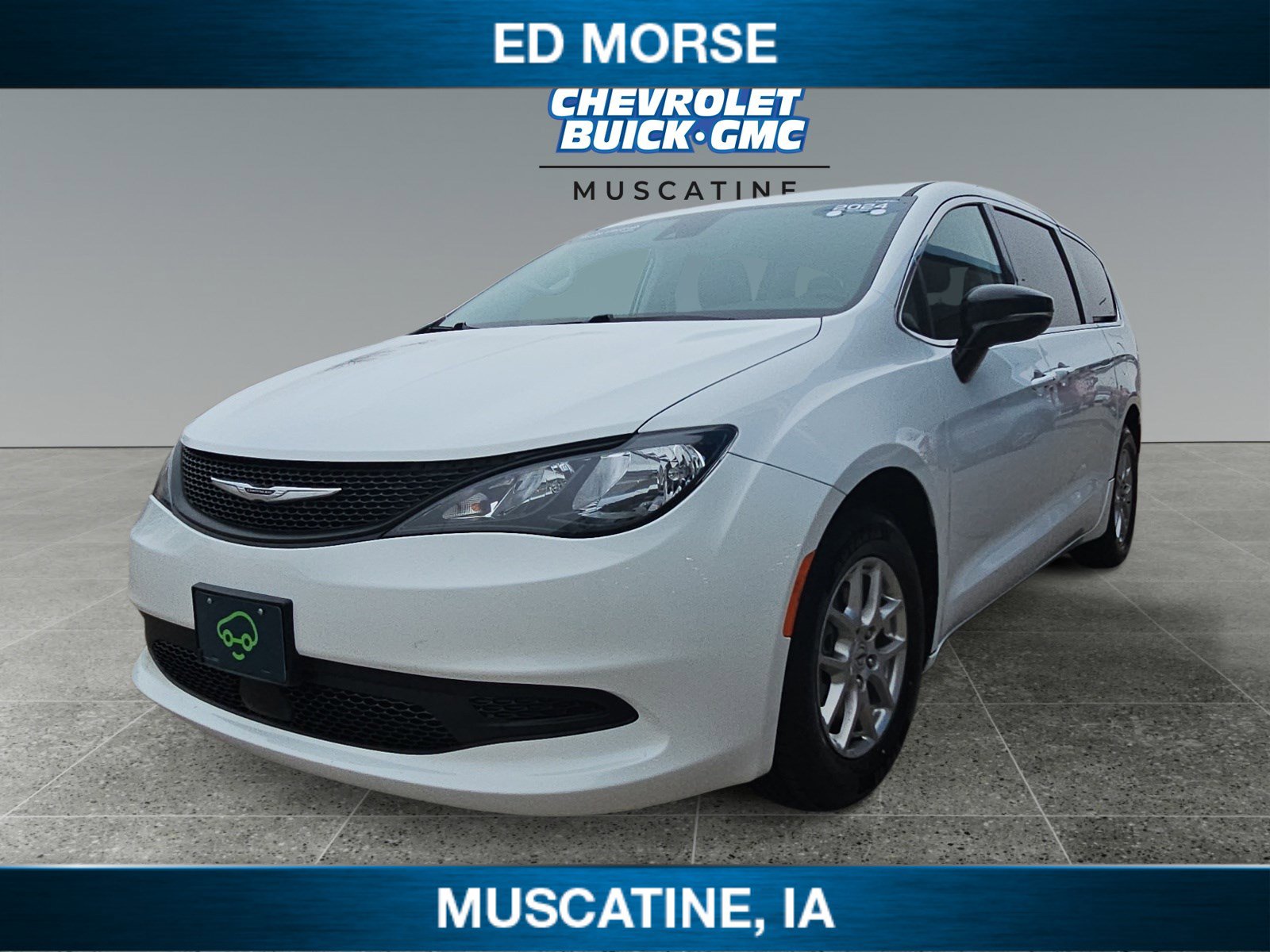 Used 2024 Chrysler Voyager LX image 1