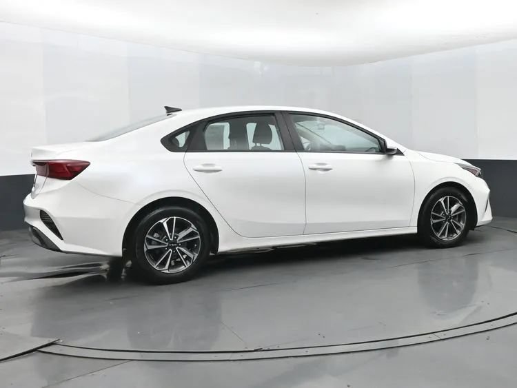 Used 2024 Kia Forte LXS FWD image 4