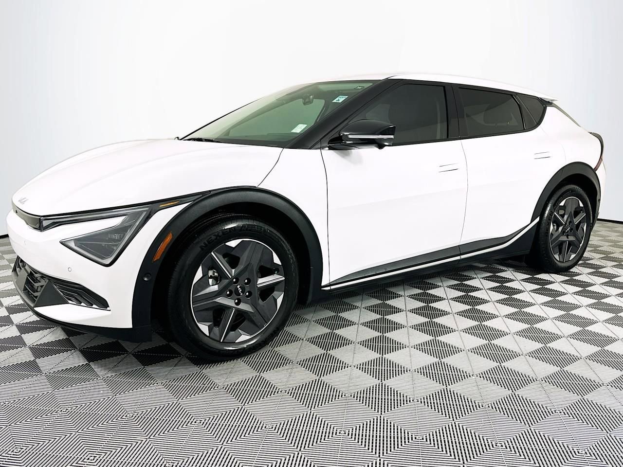 Used 2025 Kia EV6 Light w/ Light LR Technology Package RWD image 6