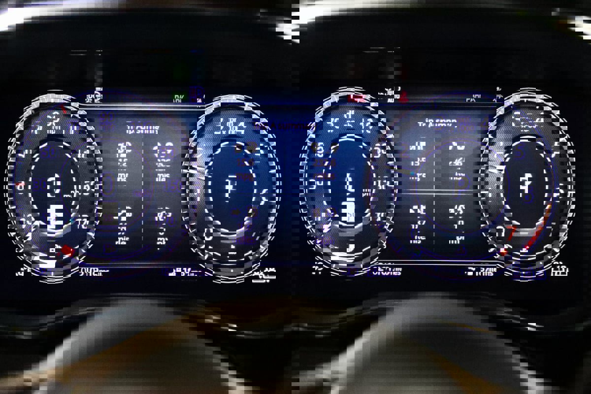 Used 2021 Jaguar XF R-Dynamic SE image 41