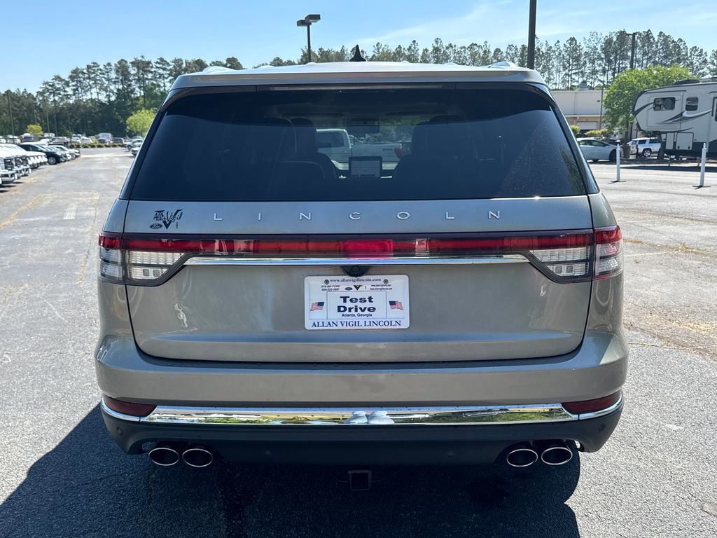 Used 2023 Lincoln Aviator Reserve w/ Equipment Group 201A image 5