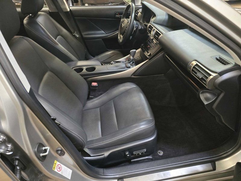 Used 2014 Lexus IS 250 AWD w/ Navigation Package image 5
