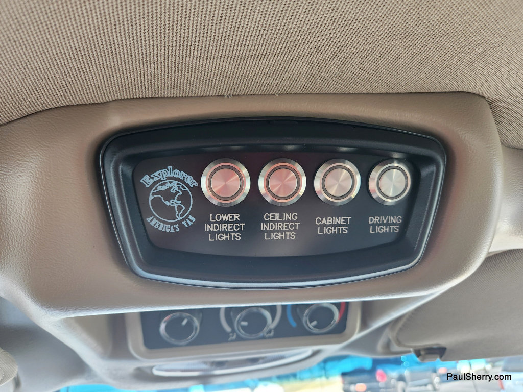 Used 2015 Chevrolet Express 2500 RWD image 35