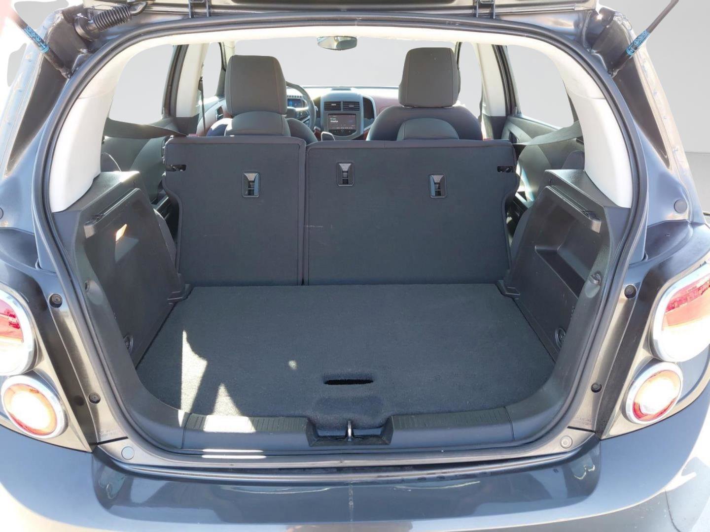 Used 2014 Chevrolet Sonic LT image 17