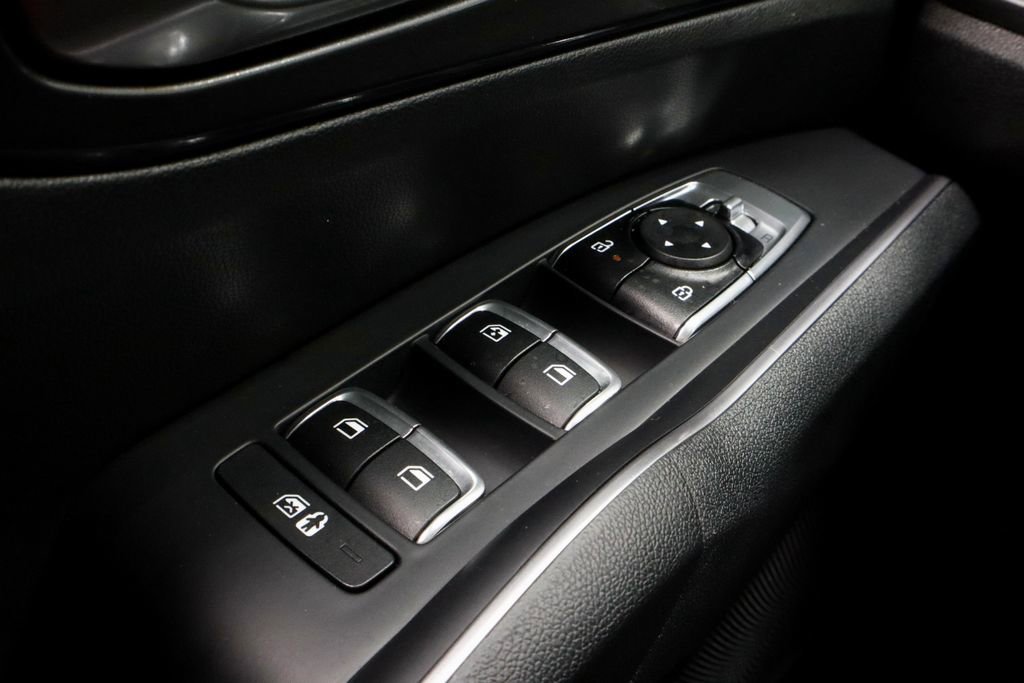 Used 2025 Kia Sorento S image 27