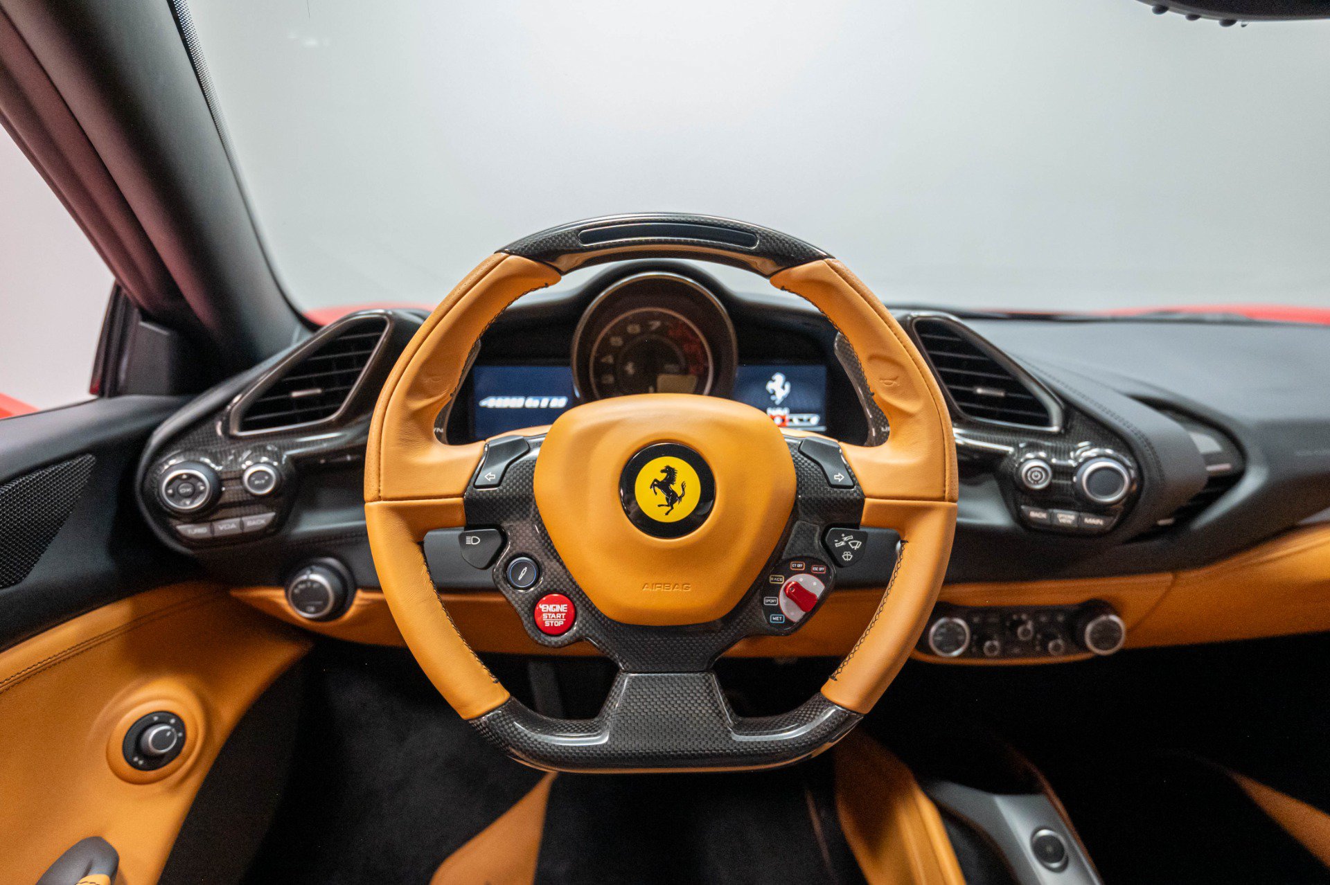 Used 2016 Ferrari 488 GTB RWD image 17