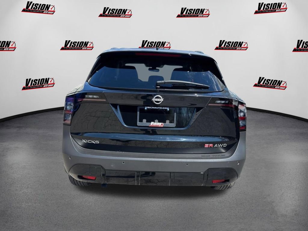 Used 2025 Nissan Kicks SR image 6