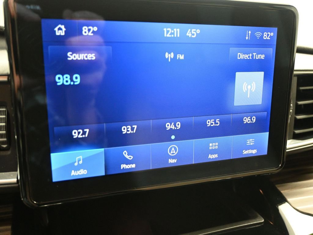 Used 2023 Ford Explorer Limited AWD/4WD image 18