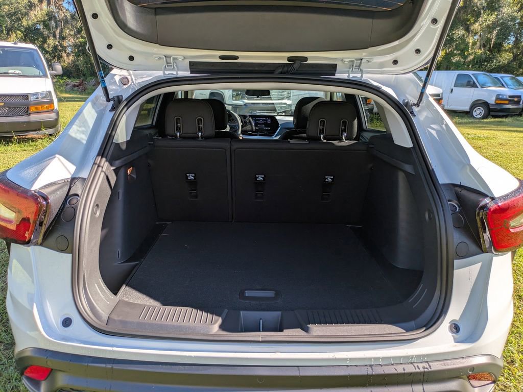 New 2026 Chevrolet Trax LS w/ Driver Confidence Package image 13