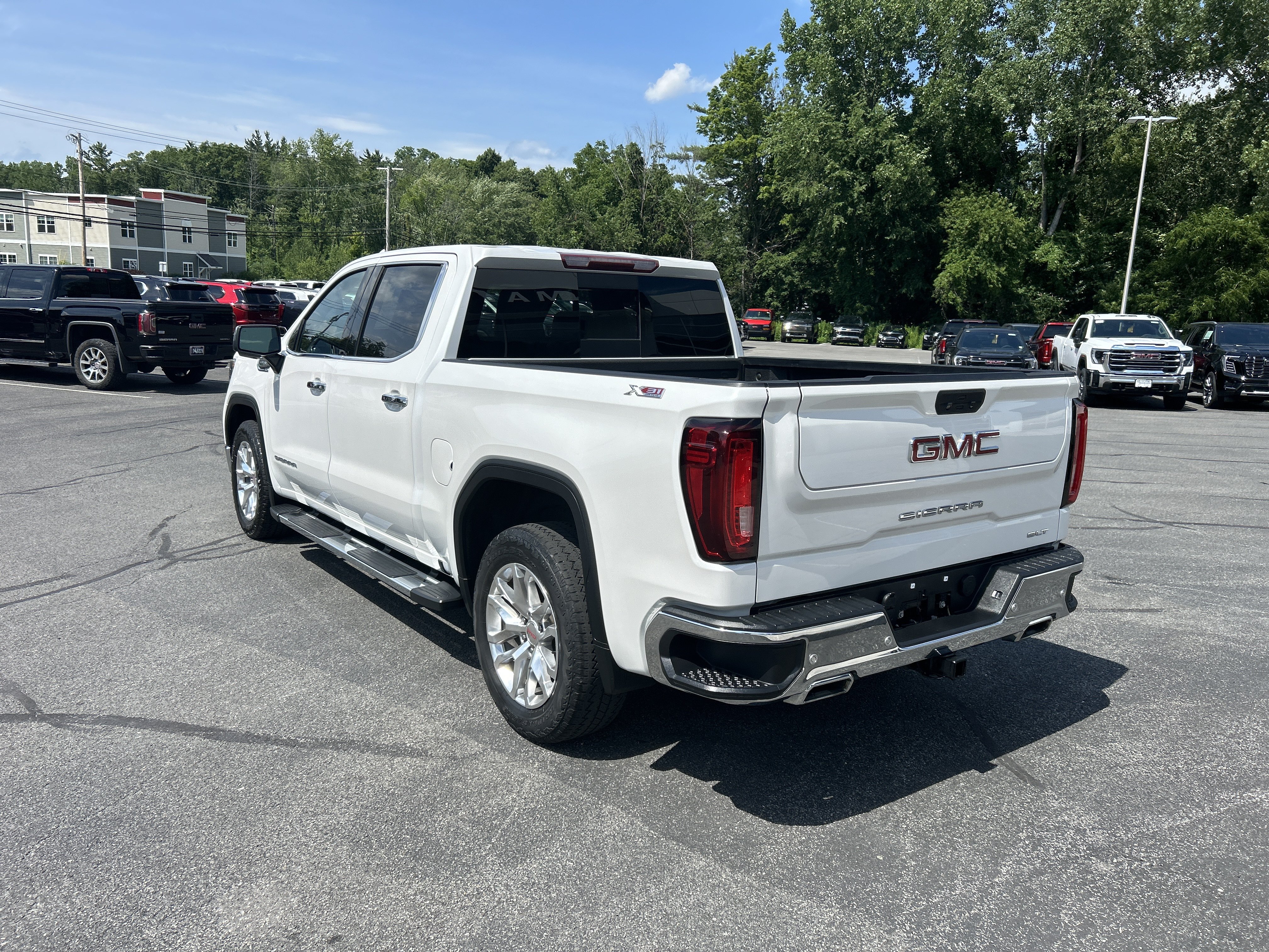 Used 2021 GMC Sierra 1500 SLT w/ SLT Premium Plus Package AWD/4WD image 8