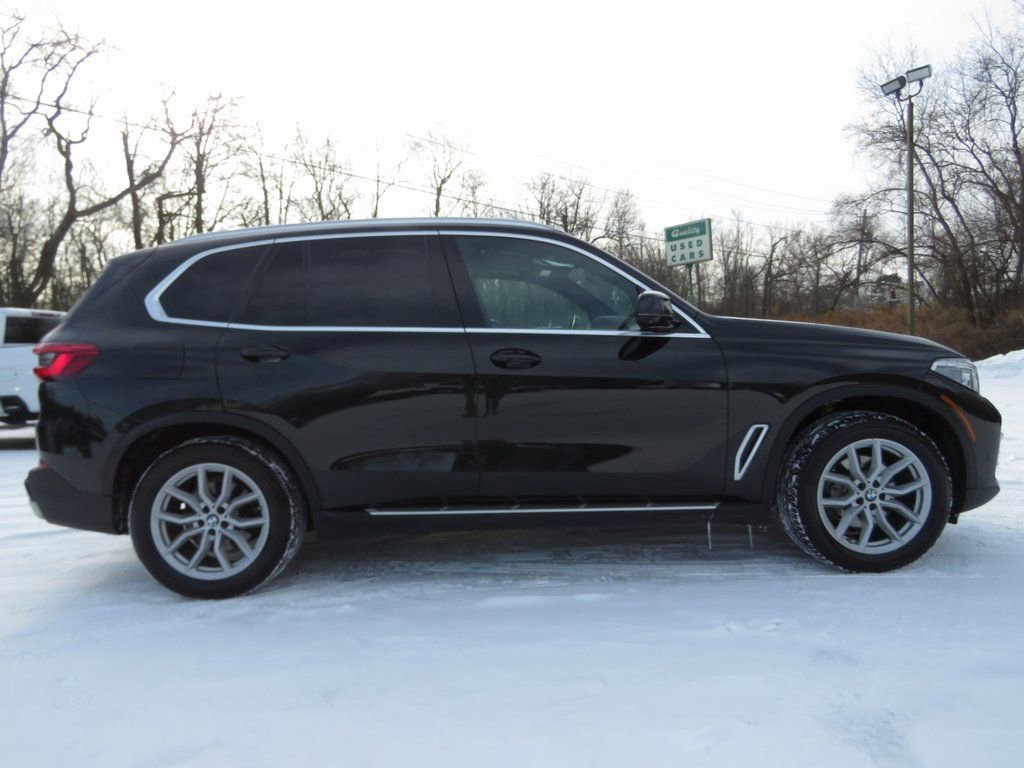 Used 2019 BMW X5 xDrive40i w/ Executive Package image 4