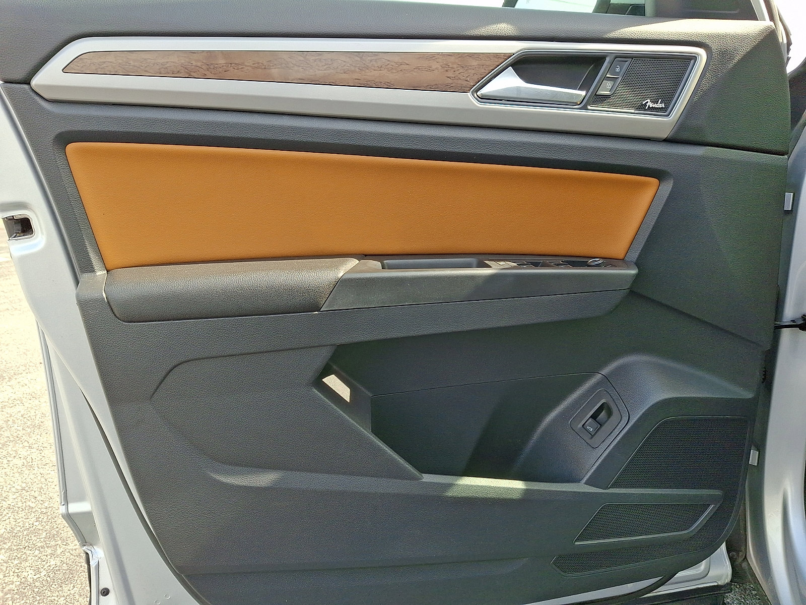 Used 2018 Volkswagen Atlas SEL Premium image 14