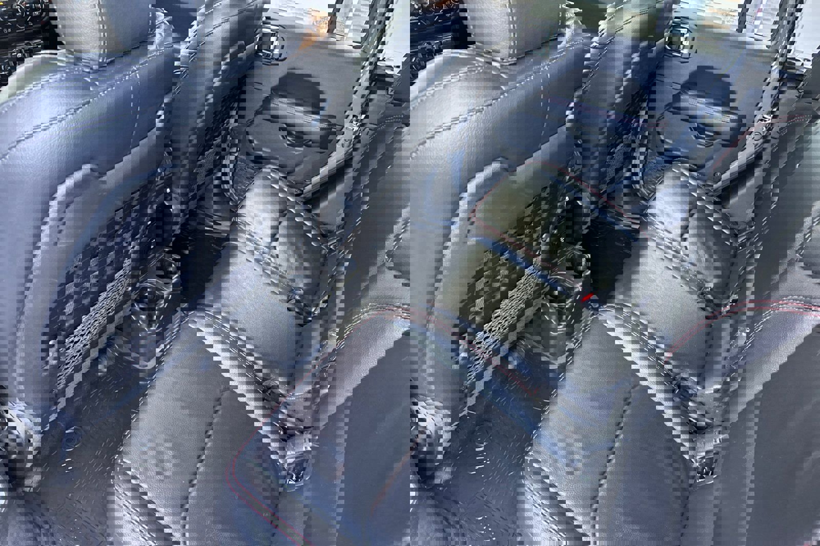 Used 2022 Jeep Gladiator Rubicon w/ Cold Weather Group image 13