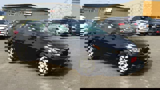 Used 2018 Kia Forte LX image 3