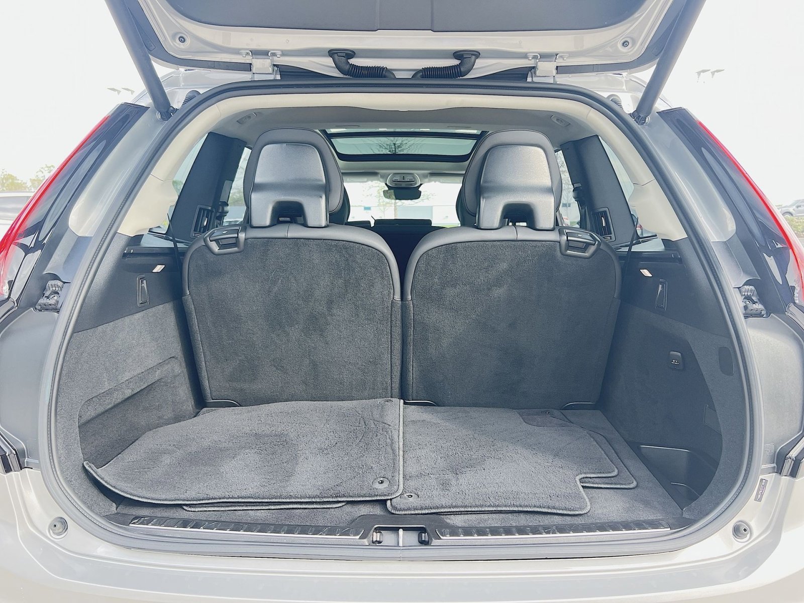 Certified 2025 Volvo XC90 B6 Plus AWD/4WD image 35