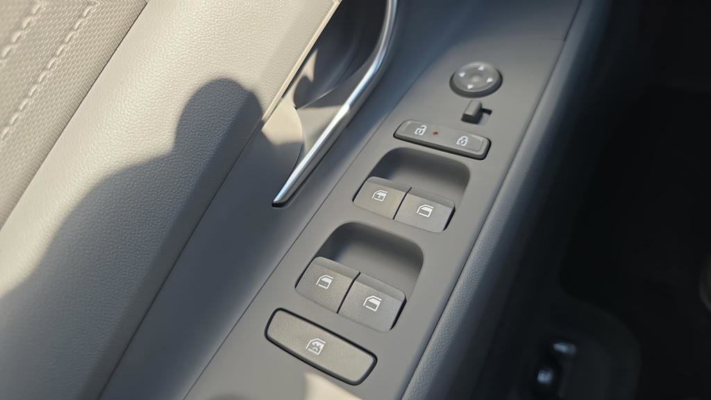 New 2026 Hyundai Elantra SE FWD image 16