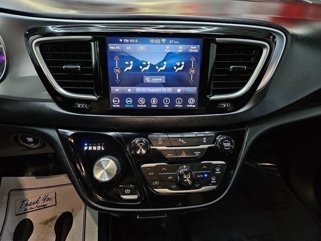 Used 2020 Chrysler Pacifica Touring-L w/ S Appearance Package image 19