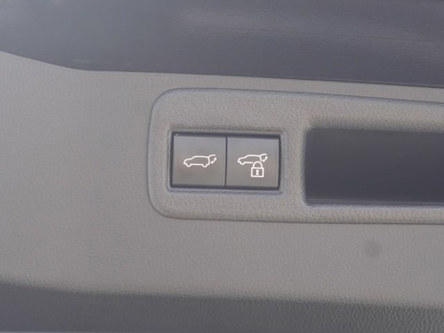 Used 2023 Toyota Venza Nightshade AWD/4WD image 36