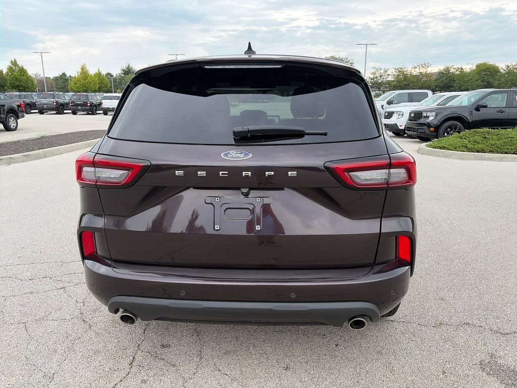 Used 2023 Ford Escape ST-Line w/ Tech Pack #1 FWD image 6