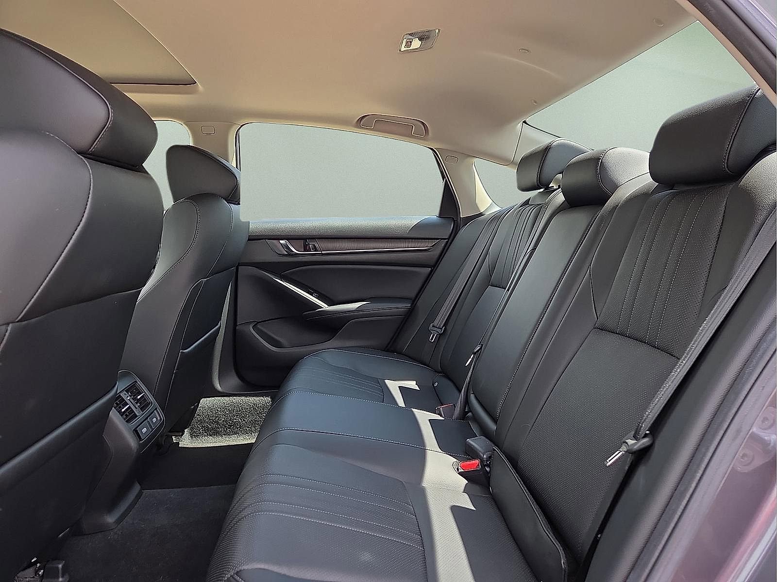 Used 2021 Honda Accord EX-L image 10